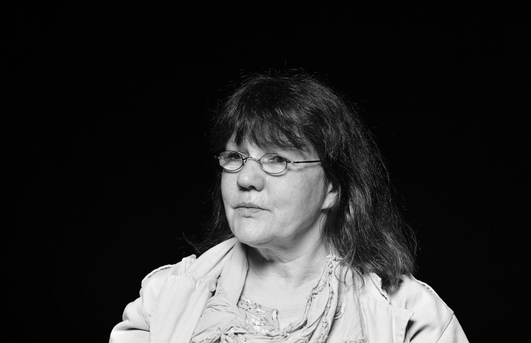 Aktuelles Schwarz-Weiss-Porträt von Yvonne Barth.